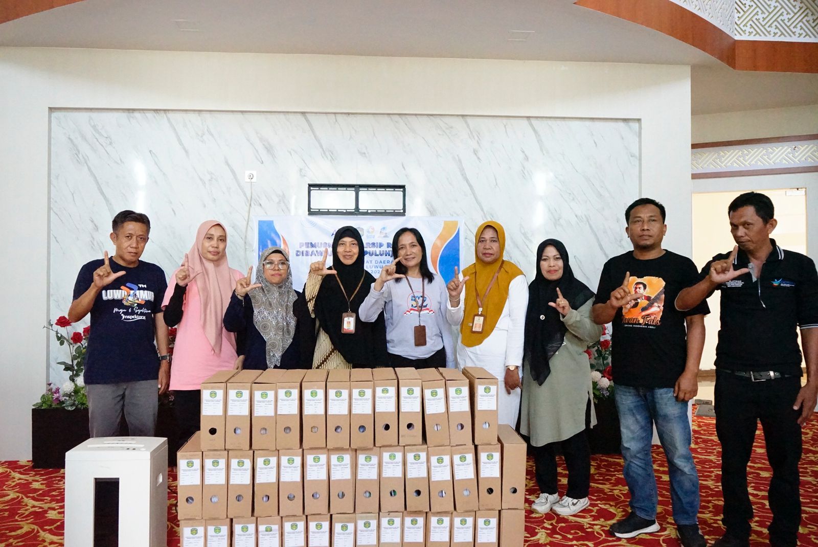 Dinas Perpustakaan dan Kearsipan Lutim Musnahkan 1500 Arsip Lama - Fajar Sulsel